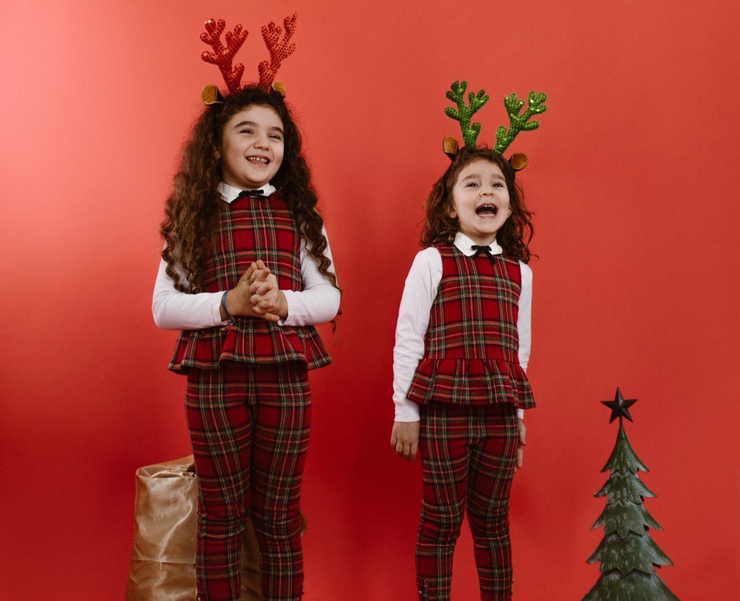 Discover the Magic of a Pre-Lit Christmas Tree